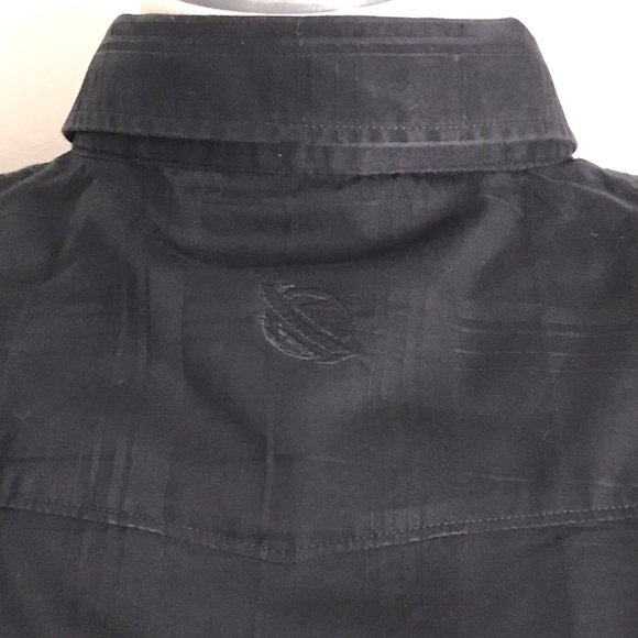 Lost Shirt~Black Button Down / Host Pick - Picture 3 of 11